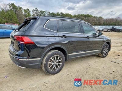 Trzecie zdjęcie samochodu z tyłu: 2020 VOLKSWAGEN TIGUAN SE VIN:3VV2B7AX8LM089956 - miniatura
