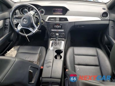 Zdjęcie 8 z 11 samochodu: 2013 MERCEDES-BENZ C 250 VIN:WDDGF4HB7DR279254 - miniatura