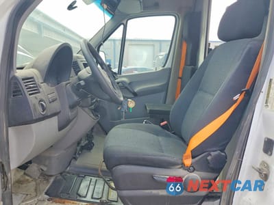 Zdjęcie 7 z 13 samochodu: 2015 MERCEDES BENZ SPRINTER 2500 DELIVERY VAN VIN:WD3PE8DB1FP129756 - miniatura