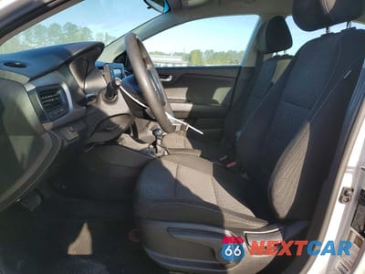 Zdjęcie 7 z 12 samochodu: 2018 KIA RIO S VIN:3KPA24AB9JE077173 - miniatura