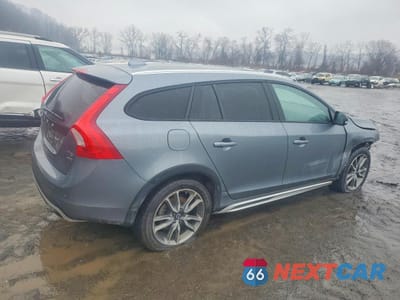 Trzecie zdjęcie samochodu z tyłu: 2018 VOLVO V60 CROSS COUNTRY PREMIER VIN:YV440MWK4J2044751 - miniatura
