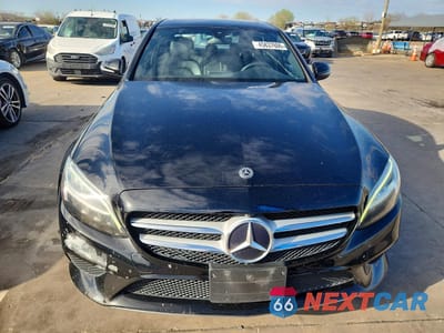 Piąte zdjęcie samochodu w środku: 2019 MERCEDES-BENZ C 300 4MATIC VIN:55SWF8EB3KU284678 - miniatura