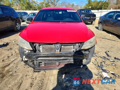 Piąte zdjęcie samochodu w środku: 2016 VOLKSWAGEN JETTA SPORT VIN:3VWD17AJ6GM320720 - miniatura