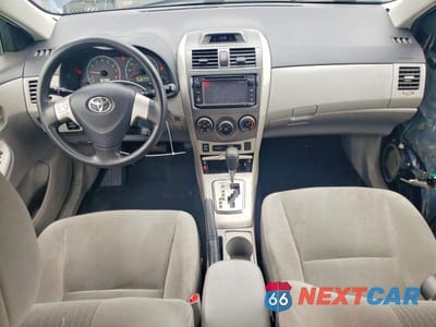 Zdjęcie 8 z 12 samochodu: 2013 TOYOTA COROLLA LE VIN:2T1BU4EE1DC023923 - miniatura