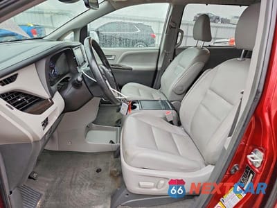 Zdjęcie 7 z 13 samochodu: 2018 TOYOTA SIENNA XLE PREMIUM 8-PASSENGER VIN:5TDYZ3DC2JS941043 - miniatura