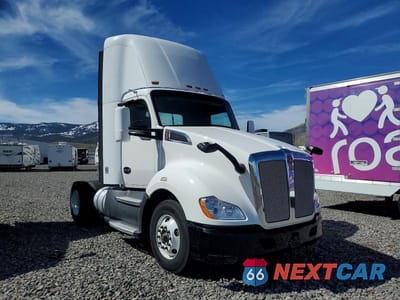 2016 KENWORTH T680 SEMI TRUCK 1XKYA48X8GJ496618 - główne zdjęcie licytacji z USA - miniatura