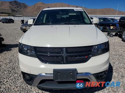 Piąte zdjęcie samochodu w środku: 2016 DODGE JOURNEY CROSSROAD VIN:3C4PDCGB4GT195383 - miniatura