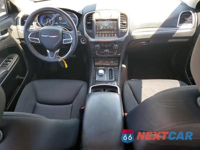 Zdjęcie 8 z 13 samochodu: 2018 CHRYSLER 300 TOURING VIN:2C3CCAAG4JH341070 - miniatura