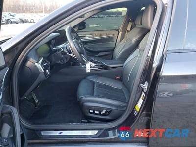 Zdjęcie 7 z 14 samochodu: 2023 BMW M550XI VIN:WBA13BK02PCM59153 - miniatura