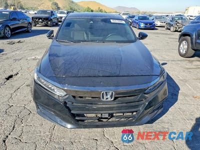 Piąte zdjęcie samochodu w środku: 2018 HONDA ACCORD SPORT VIN:1HGCV1F33JA118157 - miniatura