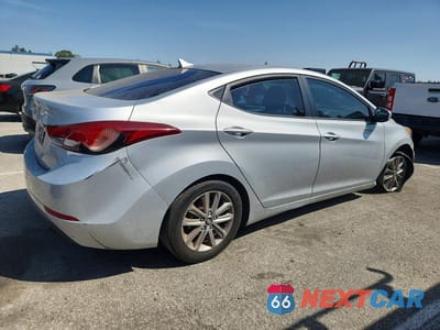 Trzecie zdjęcie samochodu z tyłu: 2014 HYUNDAI ELANTRA SE VIN:5NPDH4AE0EH496942 - miniatura