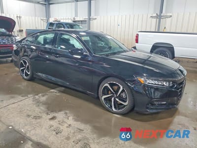 Czwarte zdjęcie samochodu z boku: 2019 HONDA ACCORD SPORT VIN:1HGCV1E3XKA054296 - miniatura