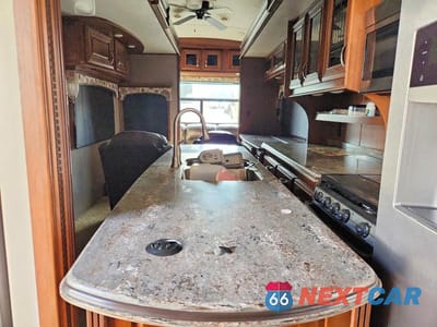 Zdjęcie 6 z 10 samochodu: 2017 JAYCO PINNACLE CAMPER VIN:1UJCJ0BV8H1RG0073 - miniatura