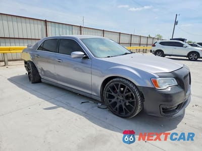 Czwarte zdjęcie samochodu z boku: 2014 CHRYSLER 300 VIN:2C3CCAAG8EH343569 - miniatura