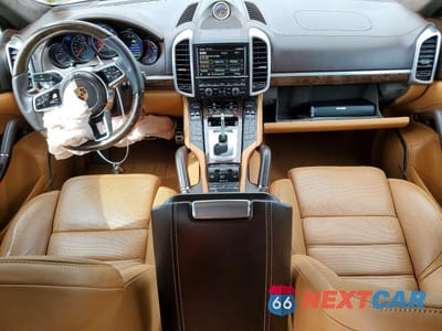 Zdjęcie 8 z 13 samochodu: 2016 PORSCHE CAYENNE TURBO VIN:WP1AC2A27GLA88558 - miniatura