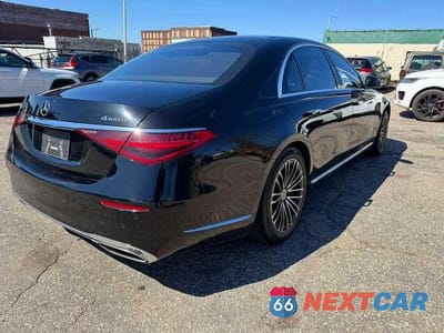 Trzecie zdjęcie samochodu z tyłu: 2022 MERCEDES-BENZ S 580 4MATIC VIN:W1K6G7GB7NA111450 - miniatura