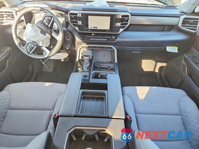 Zdjęcie 8 z 12 samochodu: 2024 TOYOTA TUNDRA SR5 VIN:5TFLA5AA8RX033850 - miniatura