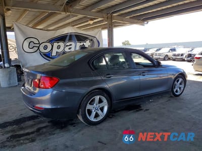 Trzecie zdjęcie samochodu z tyłu: 2013 BMW 320 I VIN:WBA3B1C54DK129208 - miniatura