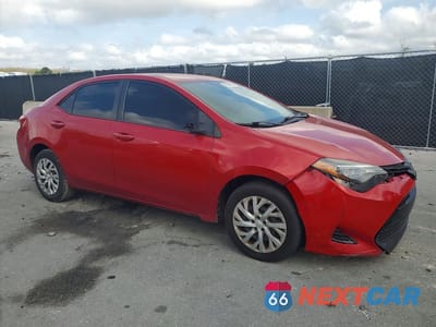 Czwarte zdjęcie samochodu z boku: 2018 TOYOTA COROLLA LE VIN:5YFBURHE7JP778918 - miniatura