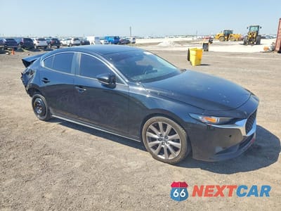 Czwarte zdjęcie samochodu z boku: 2021 MAZDA 3 SELECT VIN:JM1BPABL9M1324453 - miniatura