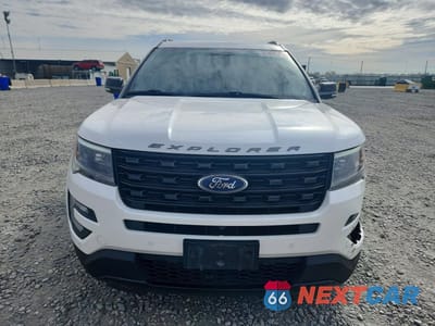 Piąte zdjęcie samochodu w środku: 2017 FORD EXPLORER SPORT VIN:1FM5K8GTXHGE11547 - miniatura