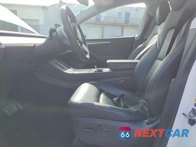 Zdjęcie 7 z 11 samochodu: 2023 TESLA MODEL Y VIN:7SAYGDEF7PA048965 - miniatura