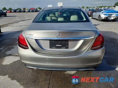 Zdjęcie 6 z 12 samochodu: 2019 MERCEDES-BENZ C 300 VIN:55SWF8DB4KU289342 - miniatura