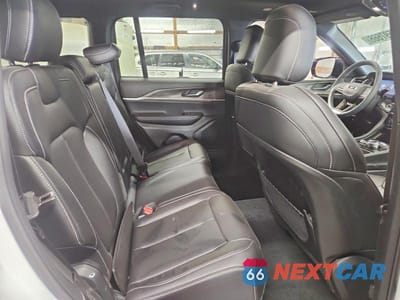 Zdjęcie 11 z 13 samochodu: 2025 JEEP GRAND CHEROKEE LIMITED VIN:1C4RJHBGXSC339735 - miniatura