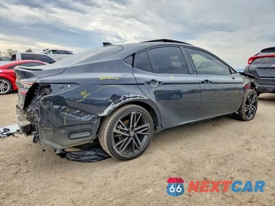 Trzecie zdjęcie samochodu z tyłu: 2025 TOYOTA CAMRY XSE VIN:4T1DBADK4SU000961 - miniatura