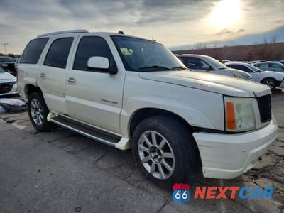 Czwarte zdjęcie samochodu z boku: 2004 CADILLAC ESCALADE LUXURY VIN:1GYEK63N64R295238 - miniatura
