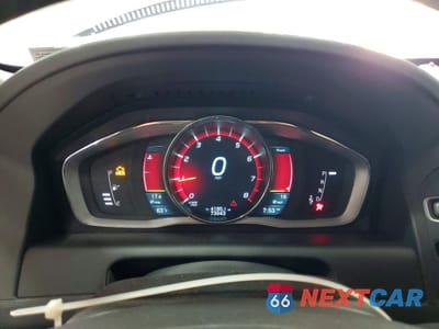 Zdjęcie 9 z 13 samochodu: 2015 VOLVO XC60 T5 PREMIER+ VIN:YV440MDCXF2620765 - miniatura