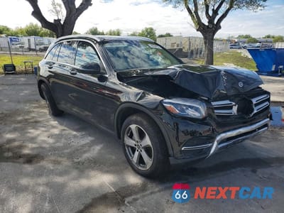 Czwarte zdjęcie samochodu z boku: 2019 MERCEDES-BENZ GLC 300 4MATIC VIN:WDC0G4KB1KV147171 - miniatura