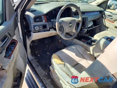 Zdjęcie 8 z 12 samochodu: 2014 CHEVROLET SUBURBAN C1500 LT VIN:1GNSCJE06ER200972 - miniatura