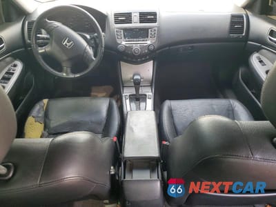 Zdjęcie 8 z 12 samochodu: 2006 HONDA ACCORD EX VIN:JHMCM56856C007639 - miniatura