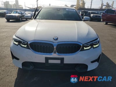 Piąte zdjęcie samochodu w środku: 2019 BMW 330I VIN:WBA5R1C56KAK08130 - miniatura