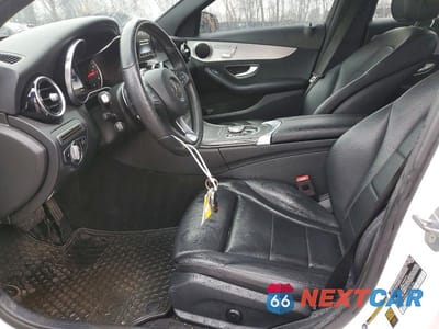 Zdjęcie 7 z 12 samochodu: 2018 MERCEDES-BENZ C 300 4MATIC VIN:55SWF4KB6JU279194 - miniatura