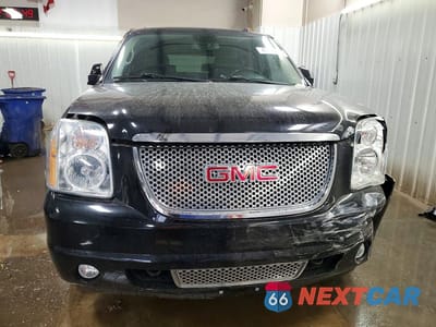 Piąte zdjęcie samochodu w środku: 2009 GMC YUKON DENALI VIN:1GKFK032X9R279438 - miniatura
