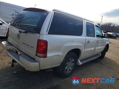 Trzecie zdjęcie samochodu z tyłu: 2004 CADILLAC ESCALADE ESV VIN:3GYFK66N14G304752 - miniatura