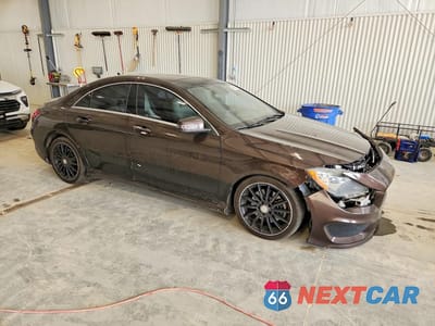 Czwarte zdjęcie samochodu z boku: 2015 MERCEDES-BENZ CLA 250 4MATIC VIN:WDDSJ4GB4FN217329 - miniatura