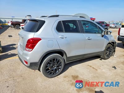 Trzecie zdjęcie samochodu z tyłu: 2022 CHEVROLET TRAX 1LT VIN:KL7CJPSM5NB502238 - miniatura