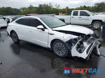 Czwarte zdjęcie samochodu z boku: 2025 HYUNDAI SONATA HYBRID LIMITED VIN:KMHL54JJ1SA128205 - miniatura