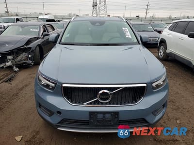 Piąte zdjęcie samochodu w środku: 2020 VOLVO XC40 VIN:YV4162UK4L2263219 - miniatura