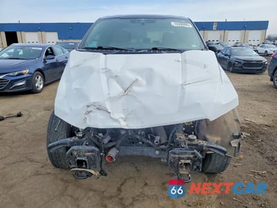 Piąte zdjęcie samochodu w środku: 2023 FORD F150 SUPER VIN:1FTFW1E82PFA35353 - miniatura