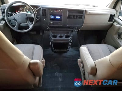 Zdjęcie 8 z 12 samochodu: 2004 CHEVROLET EXPRESS G3500 VIN:1GAHG39U441184843 - miniatura