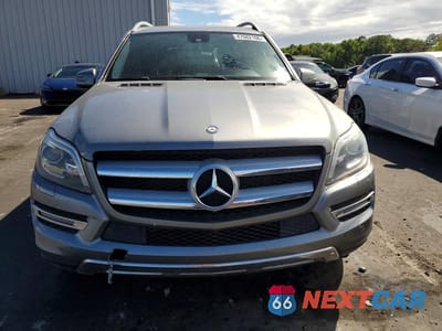 Piąte zdjęcie samochodu w środku: 2015 MERCEDES-BENZ GL 450 4MATIC VIN:4JGDF6EE9FA542770 - miniatura