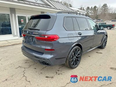 Czwarte zdjęcie samochodu z boku: 2022 BMW X7 M50I VIN:5UXCX6C00N9J47458 - miniatura