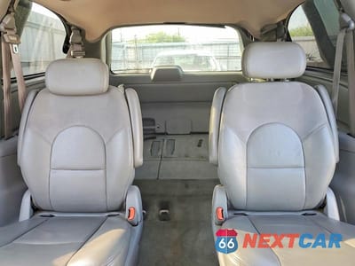 Zdjęcie 10 z 12 samochodu: 2005 CHRYSLER TOWN & COUNTRY LIMITED VIN:2C8GP64L45R165594 - miniatura