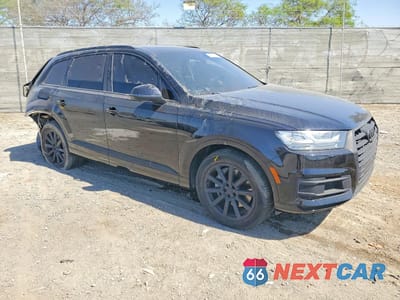 Czwarte zdjęcie samochodu z boku: 2019 AUDI Q7 PREMIUM PLUS VIN:WA1LHAF71KD023874 - miniatura