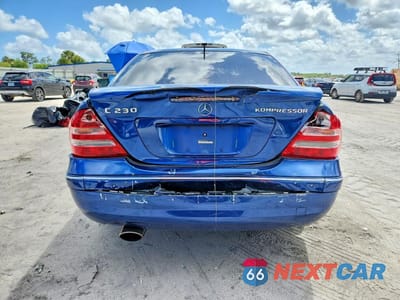 Zdjęcie 6 z 11 samochodu: 2005 MERCEDES-BENZ C 230K SPORT SEDAN VIN:WDBRF40J55F706941 - miniatura