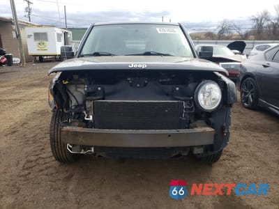 Piąte zdjęcie samochodu w środku: 2016 JEEP PATRIOT LATITUDE VIN:1C4NJRFB7GD501678 - miniatura